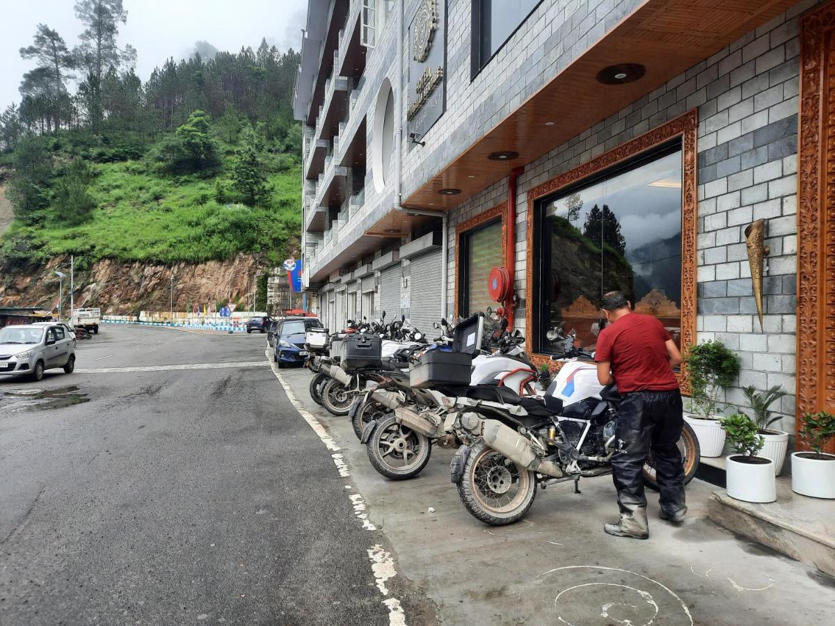 Hotel Himalayan Heritage Sarahan Exterior photo